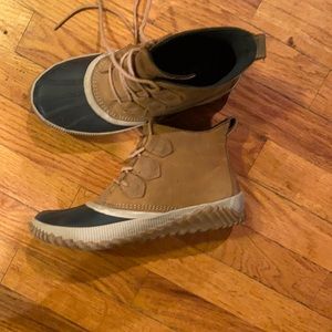 Sorel bootie size 8.5